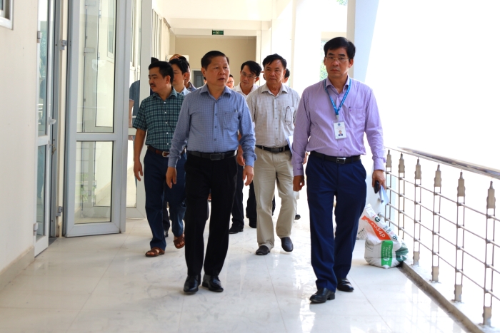 Thứ trưởng Bộ Giáo dục và Đào tạo Lê Tấn Dũng làm việc với Trường Đại học Luật TP.HCM